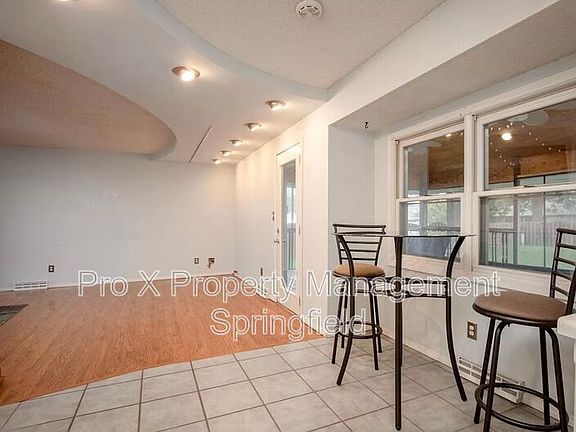 4th image of 1714 W Swan St