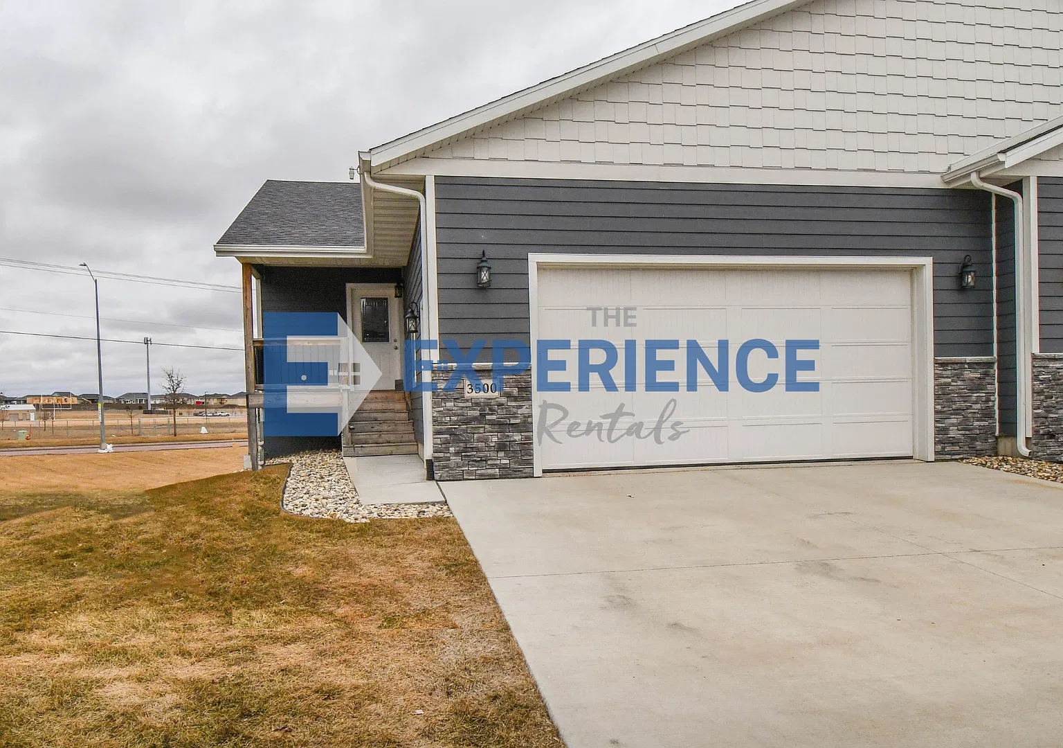 Spacious 4-Bedroom East Sioux Falls Twinhome Available Now! — Photo 1