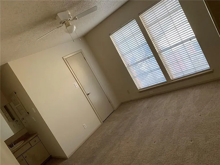 7206 Creekside Dr #B — Photo 18