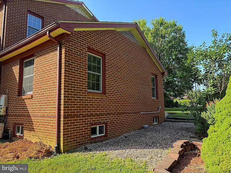 11 Hickory Ln — Photo 80