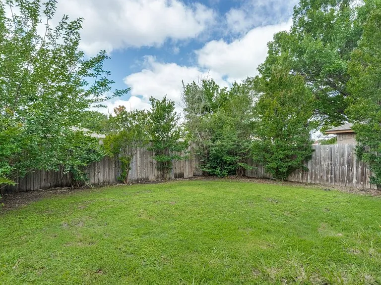 824 Simon Dr — Photo 18