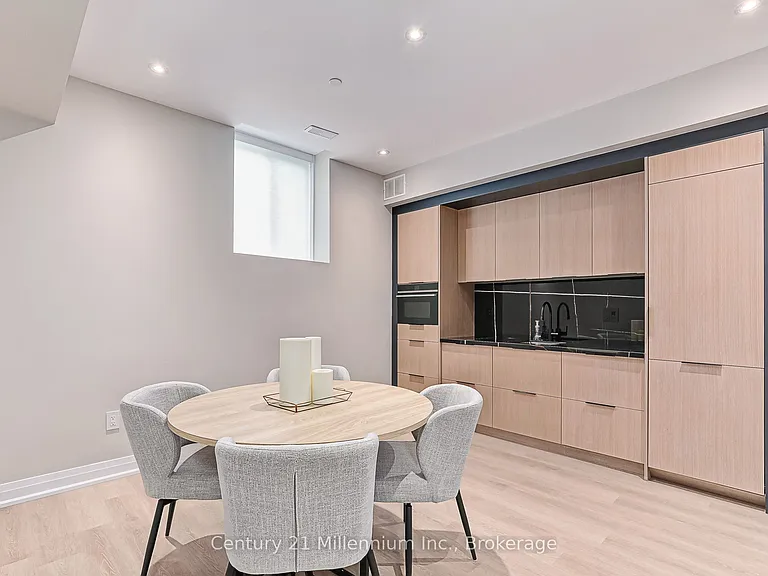82 Goldie Ct — Photo 35