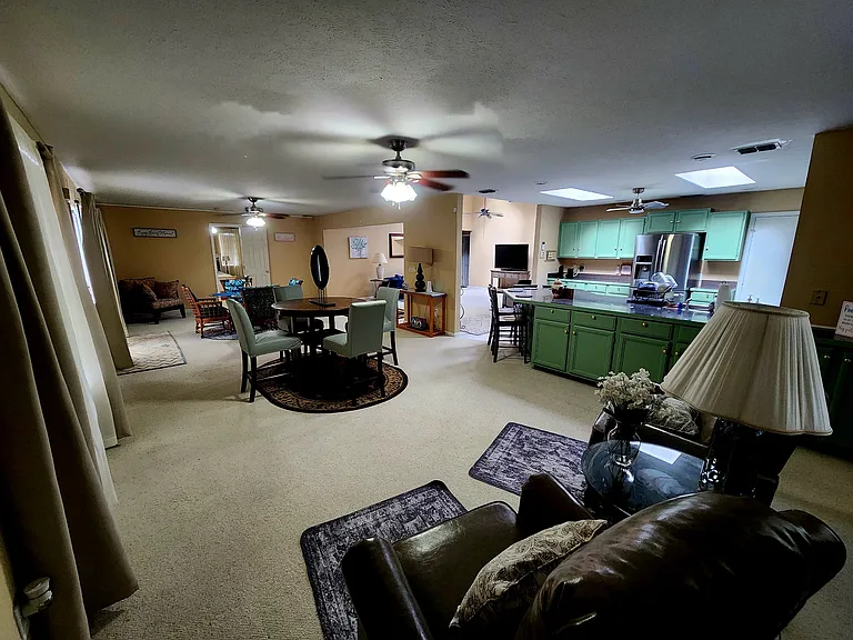 110 Florida Park Dr — Photo 8