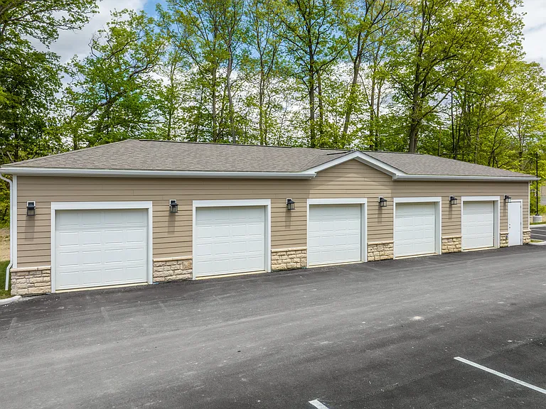 Flats at Sugar Run — Photo 35