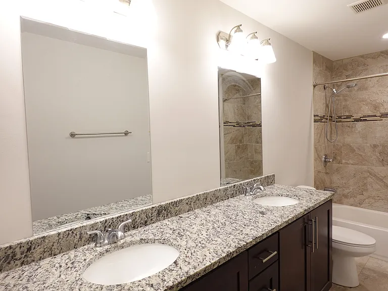 881 Essex Cir #881 — Photo 13