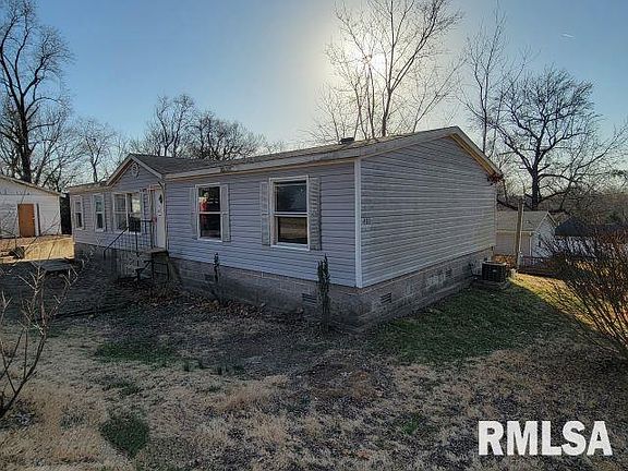 2nd image of 402 E Heacock St