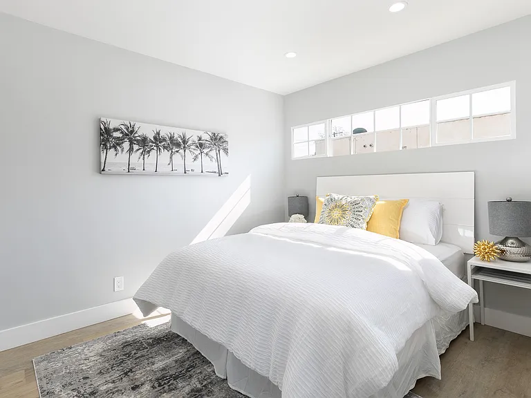 2822 S Redondo Blvd #H — Photo 8