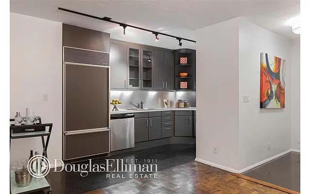 Sold by Douglas Elliman | media 25