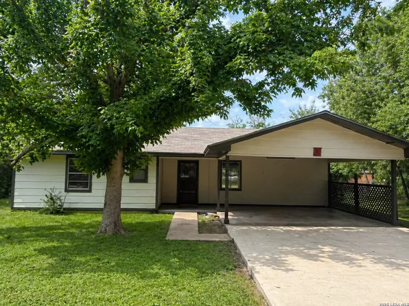 302 BOOSTER ST, Center Point, TX 78010