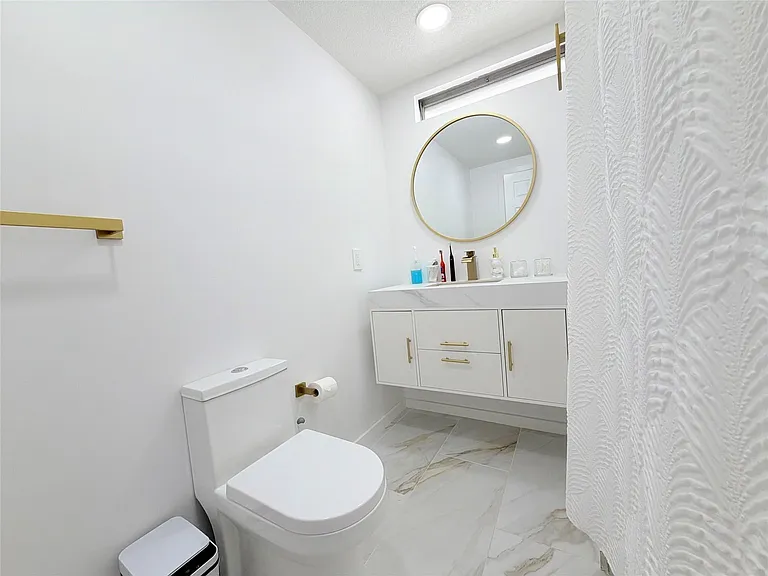 5221 SW 25th Ave — Photo 9