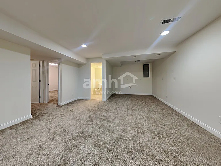 10323 Savannah Ct — Photo 9
