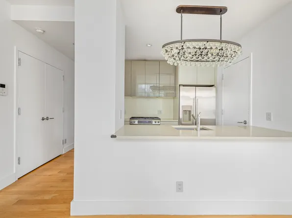 2-26 50th Avenue image 9 of 10