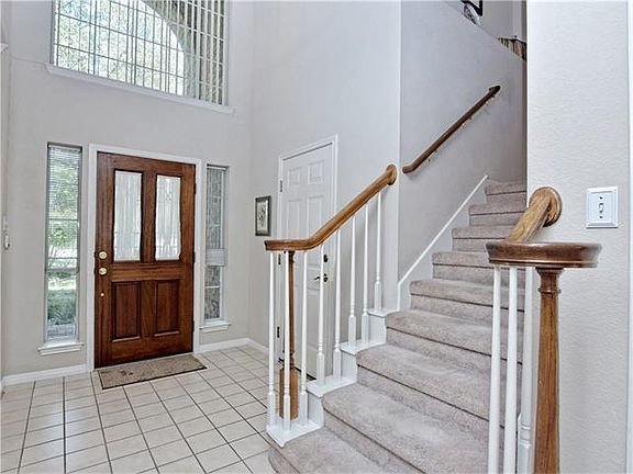 5th image of 8102 Richard King Ct