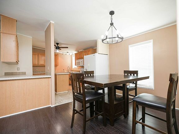 5th image of 1096 SW 112th Way #3/7
