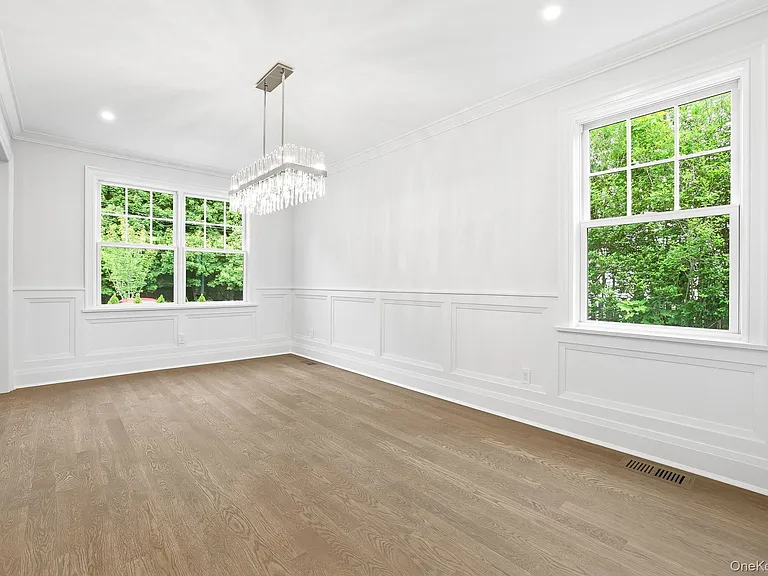 229A Soundview Ave — Photo 3