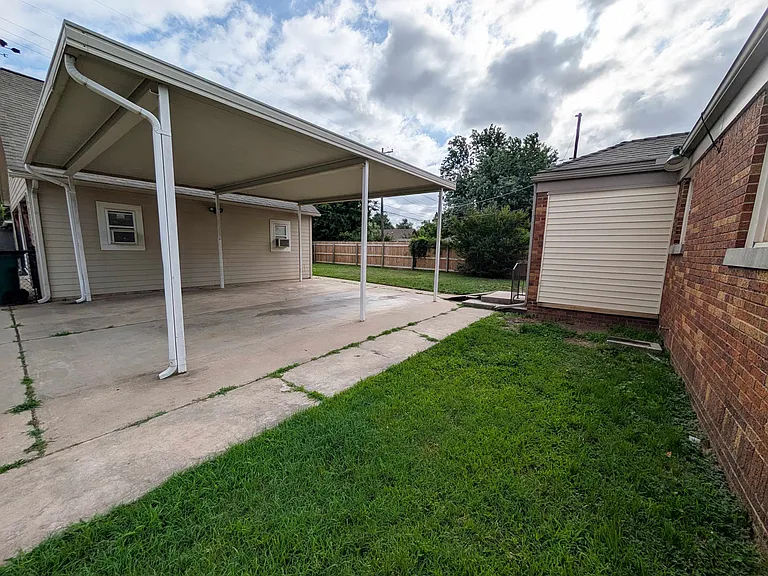 3145 NW 21st St — Photo 23