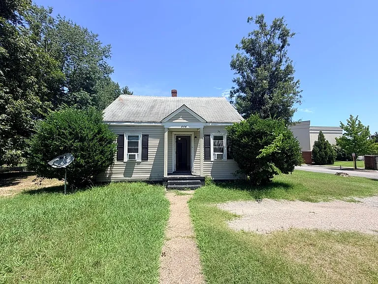 306 Saint Claire Ln — Photo 10