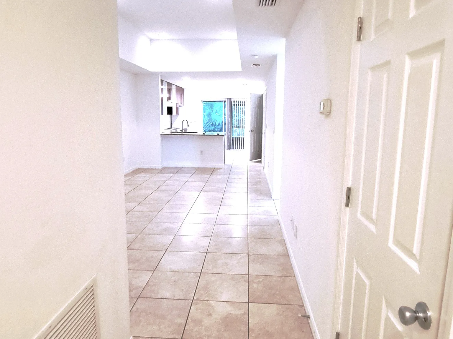3 bed, 1180 sqft, $1,650 — Photo 3