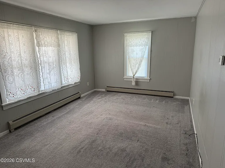 217 E 7th St #A — Photo 3