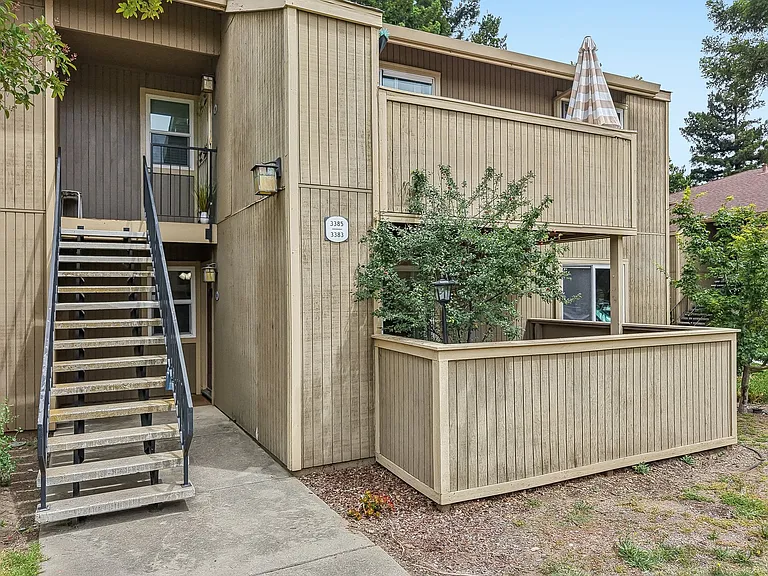 3383 Foxtail Ter — Photo 36