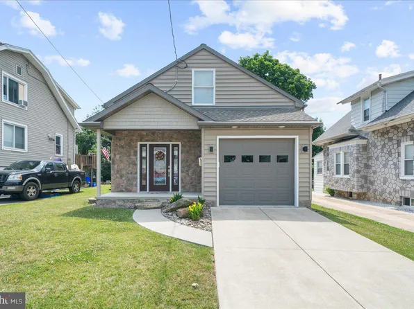 3222 Raymond St, Reading, PA 19605