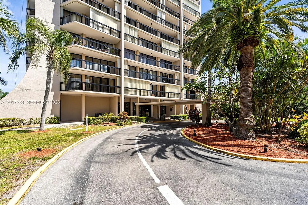 Building Photo - 2425 Presidential Way #Penthouse 1