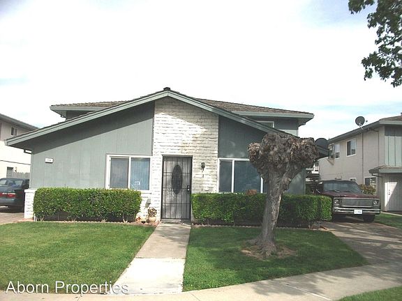 2nd image of 258 Tradewinds Ct APT 4