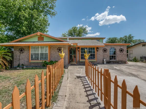 130 Westmont Dr, San Antonio, TX 78227