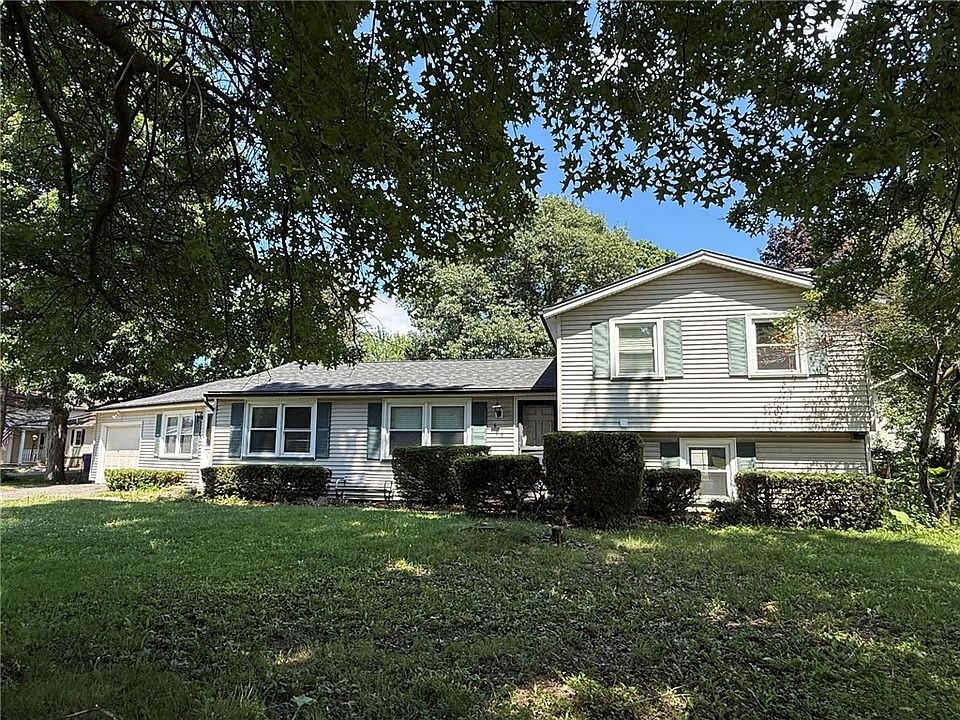 1st image of 678 Fox Meadow Rd