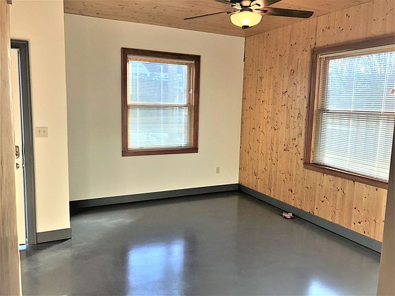 3rd image of 13-21 NE Morris St #13