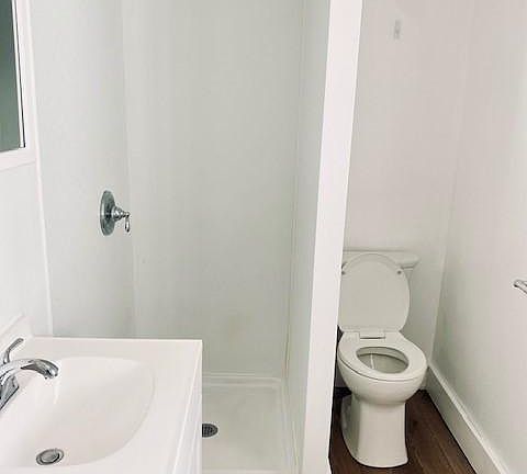 Bathroom w/Free Standing Shower