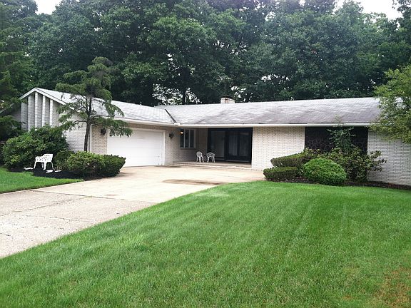 3rd image of 6871 Drexel Dr