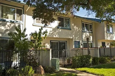 4562 Reyes Dr — Photo 26
