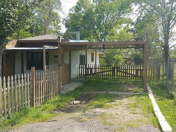 2nd image of 10719 Pine St