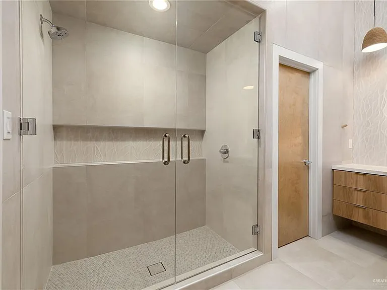 3717 Zenker Ave — Photo 17