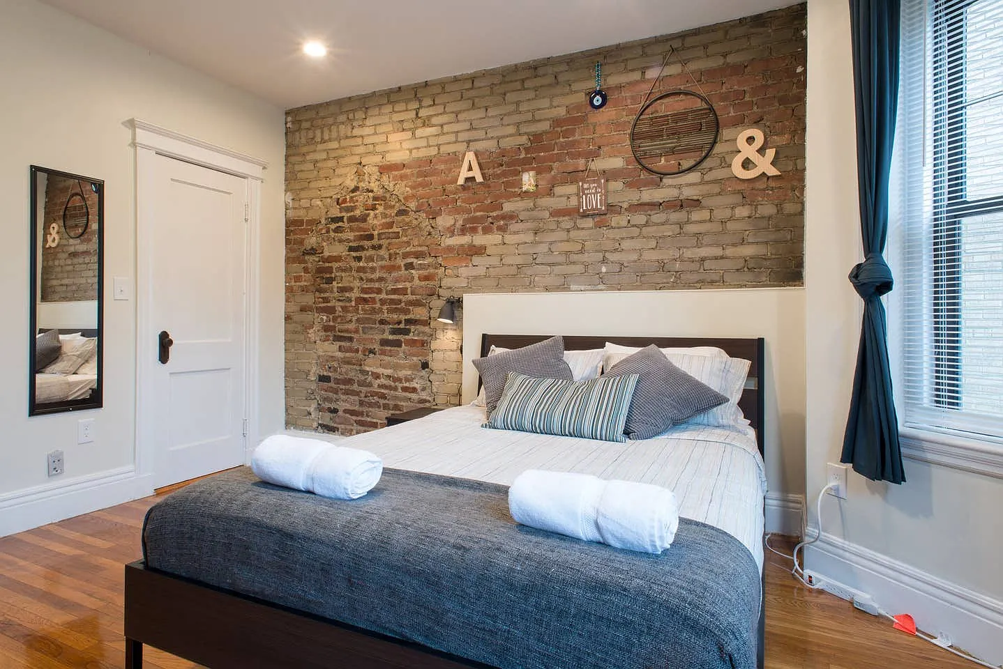 2 bed, 750 sqft, $3,650 — Photo 4
