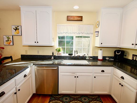 5th image of 311 Live Oak Dr