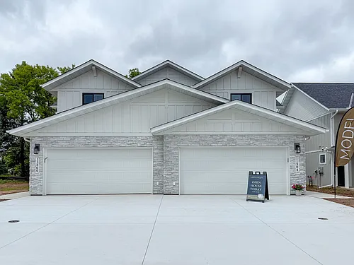 Woodhelm Townhomes Photo 1