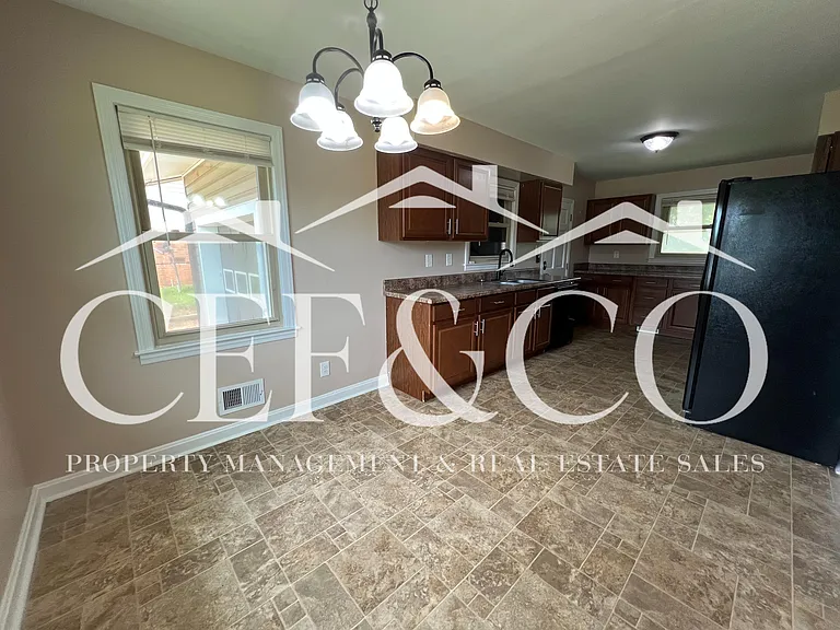 279 Cedarwood Ave — Photo 9