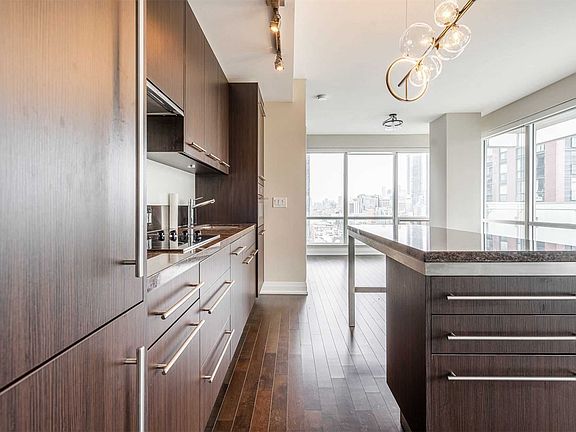 3rd image of 80 John St Unit 2009