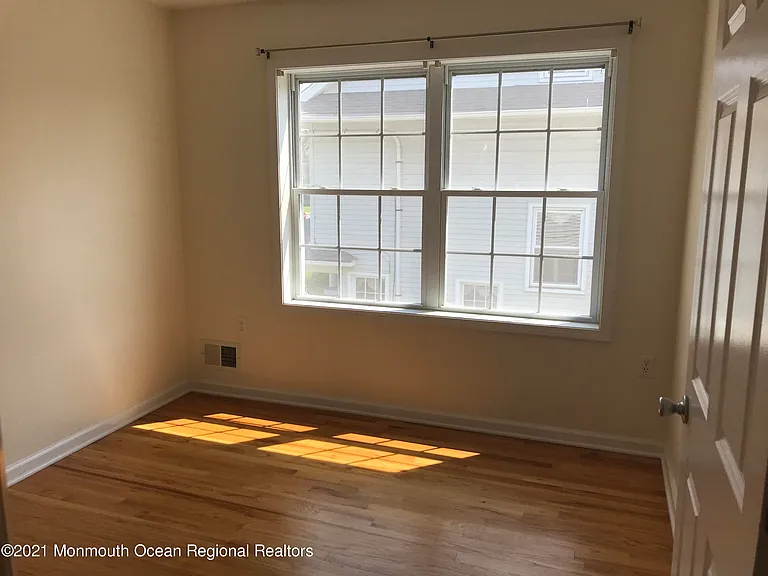 112 Morris Ave #B — Photo 12