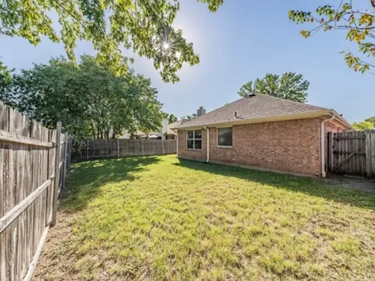 804 Fox Run Trl — Photo 31