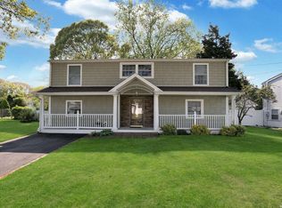 59 Iroquois Ave, Selden, NY 11784