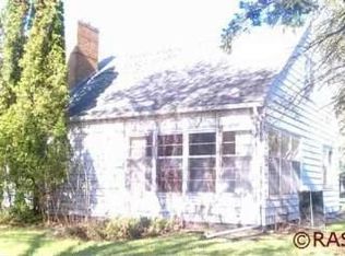 155 N Lexington Ave, Le Center, MN 56057