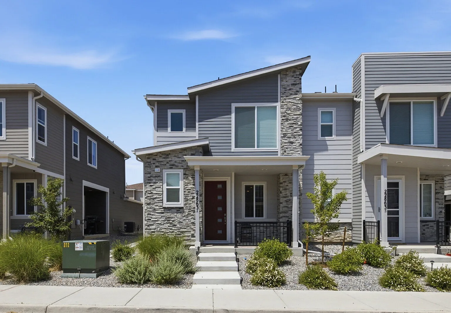 3 bed, 2.5 bath, 1470 sqft, $2,700 — Photo 1