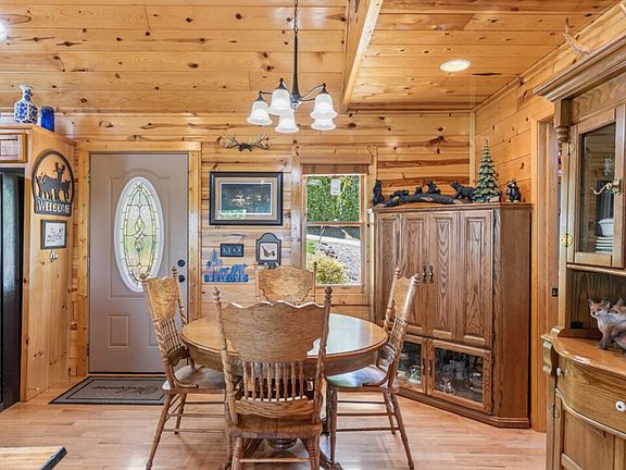 8th image of 1055 Carolina Fox Cir