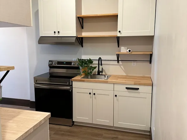 418 Main Ave #B, Brookings, SD 57006