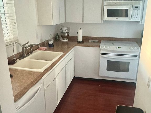 4th image of 2944 W Bay Dr APT 308
