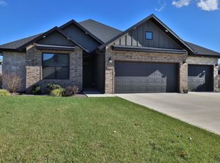 4932 S Aaron Ave, Springfield, MO 65810