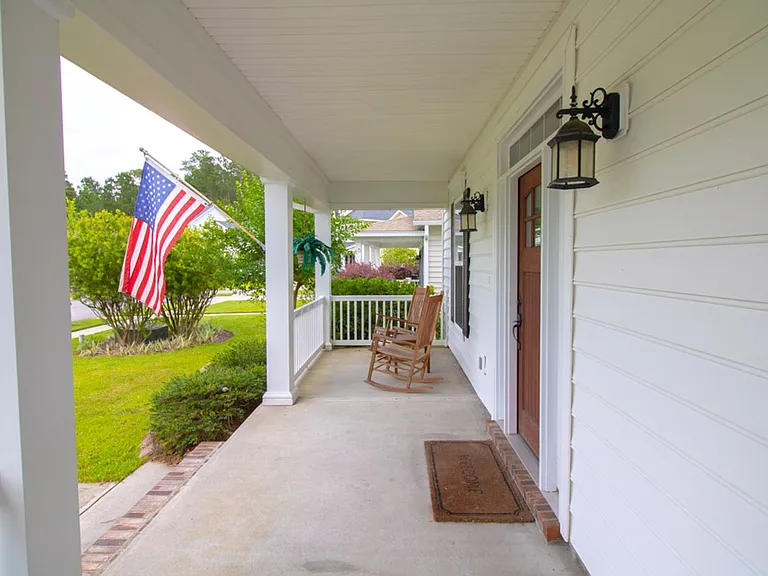 4 Gresham Ln — Photo 4